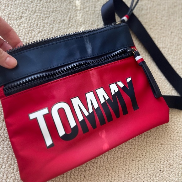 Tommy Hilfiger Red and Navy Crossbody Bag - Picture 3 of 6